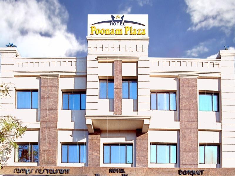 Hotel Poonam Plaza อัครา ภายนอก รูปภาพ
