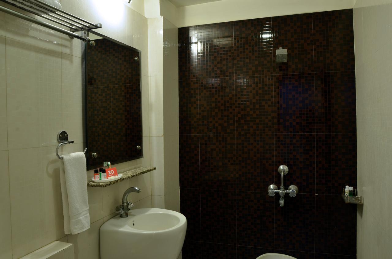 Hotel Poonam Plaza อัครา ภายนอก รูปภาพ